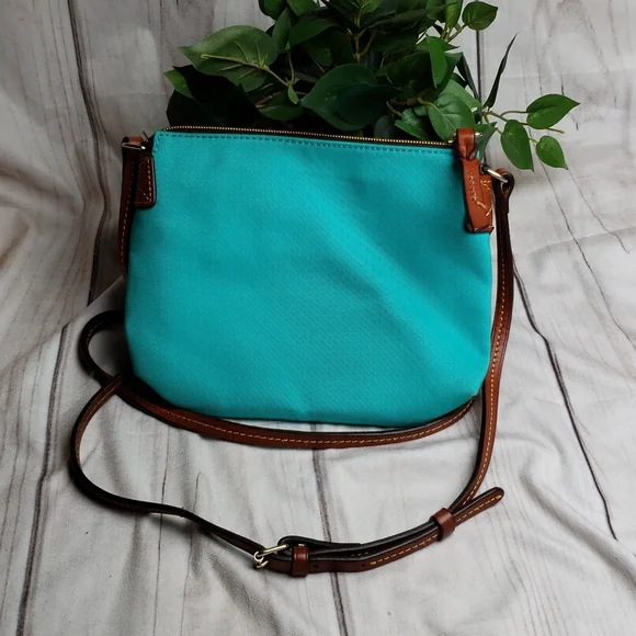 Dooney Bourke crossbody pouchette purse - Picture 5 of 9